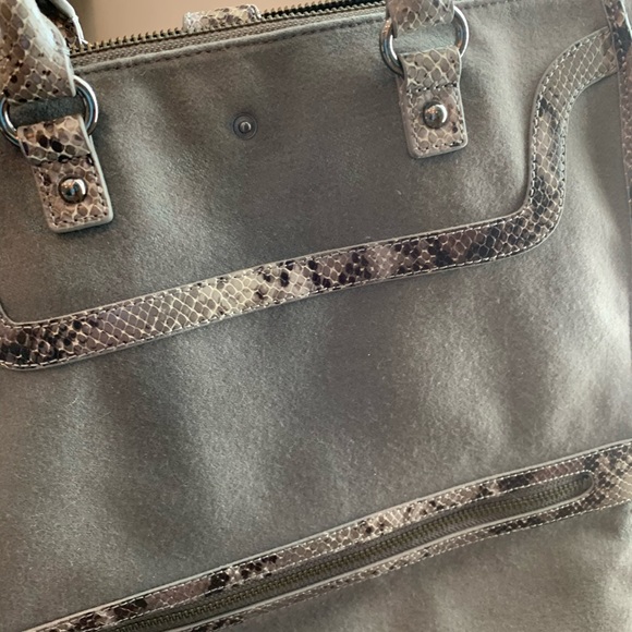 Badgley Mischka Gray Flannel Tote w/Snakeskin Trim - Picture 5 of 6